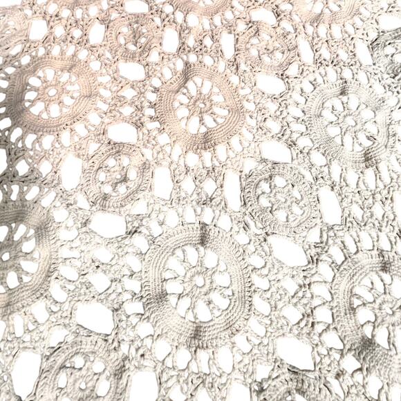 Vintage Crochet Table Cover Square Table Farmhouse Beige Rustic Traditional Fall - Picture 3 of 10